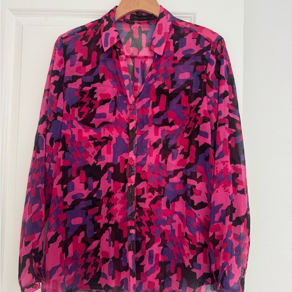 The Limited women’s pink geometric print button collar blouse shirt top Large